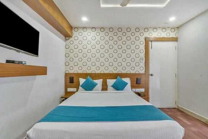 Room 2 of 16