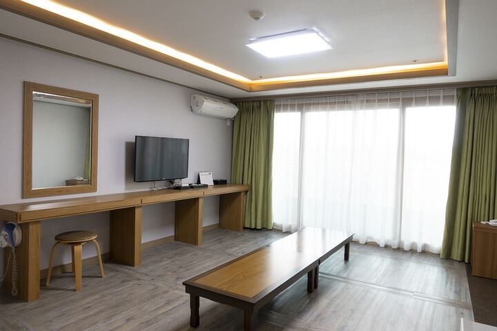 Room 29 of 61