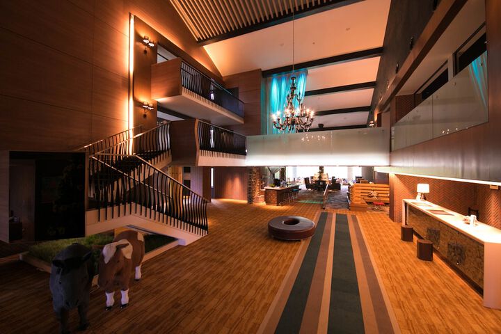 Hotel Lobby
