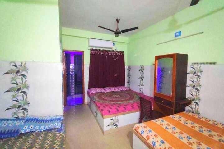 Room 6 of 18