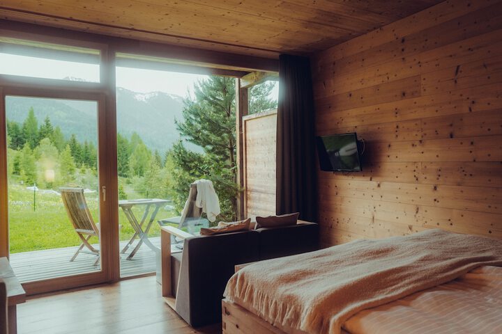 Room 15 of 126