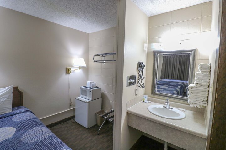 Room 13 of 51