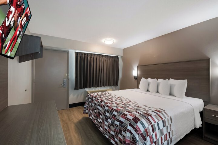 Standard | King Bed (7 of 9)