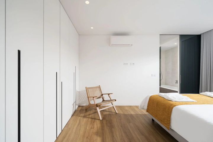 Room 4 of 22