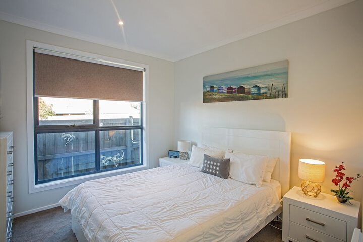 Room 5 of 18