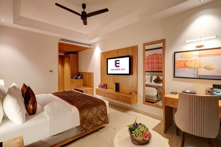 Room 16 of 36