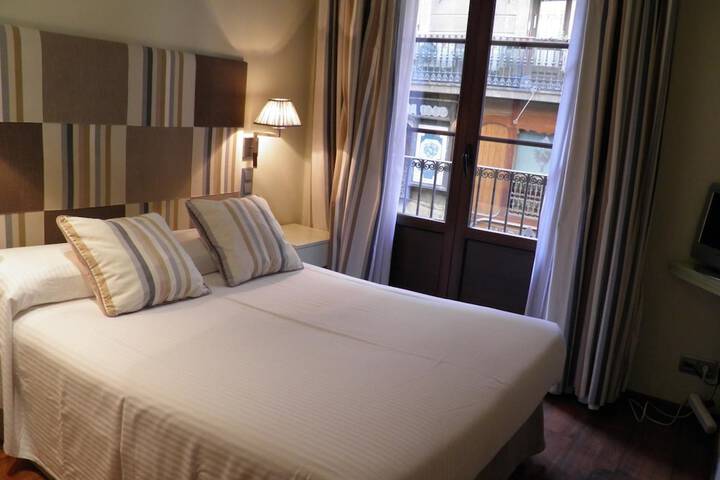 Room 14 of 40