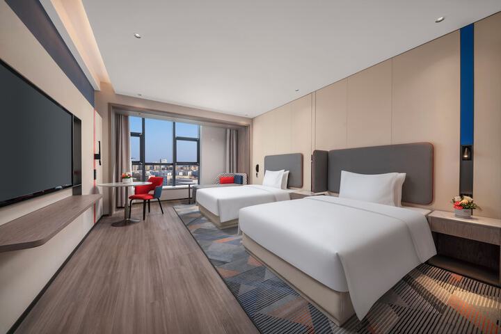 Room 30 of 43