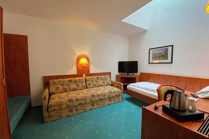 Room 23 of 45