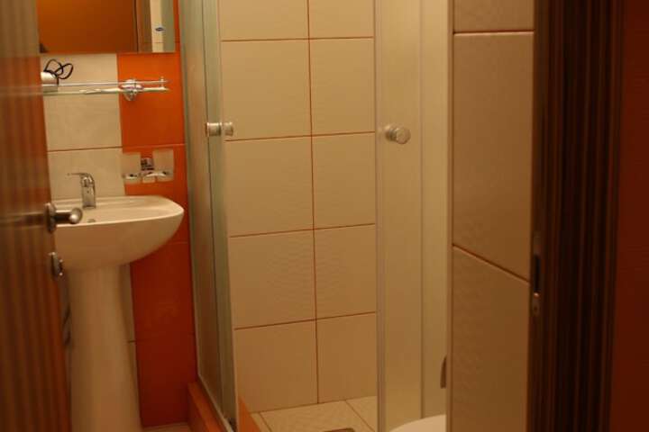Room 16 of 16