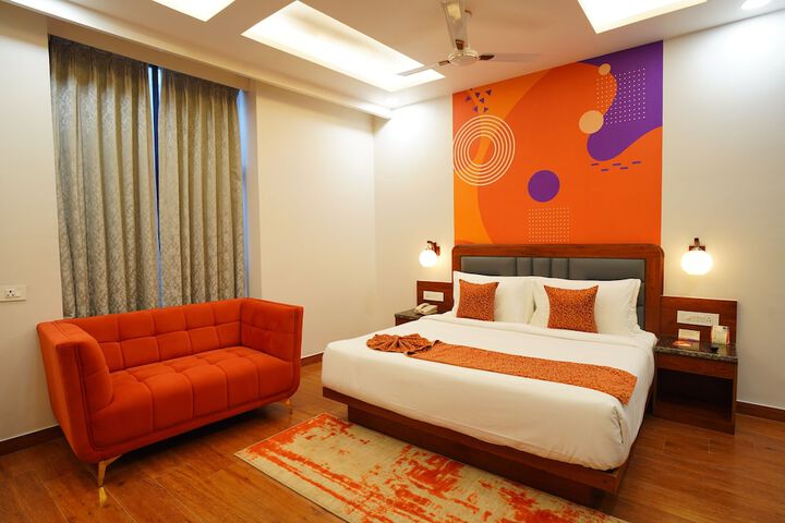 Room 16 of 34