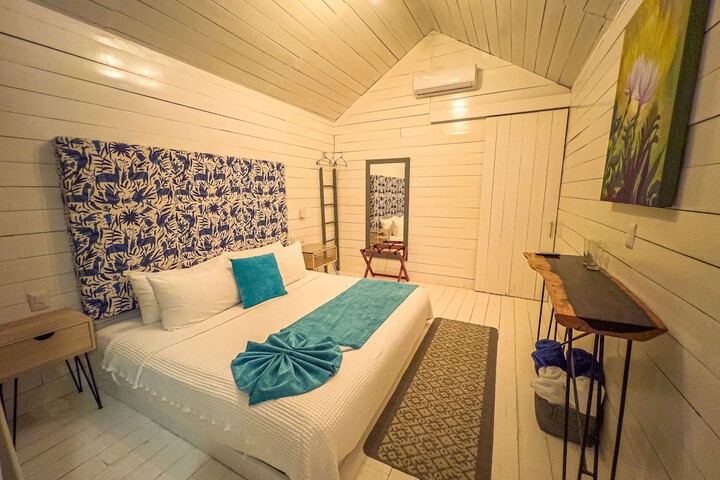 Room 6 of 22