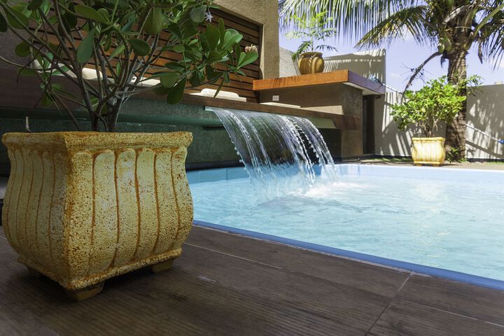 Pool 41 of 67