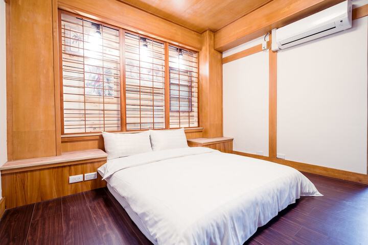 Room 55 of 232
