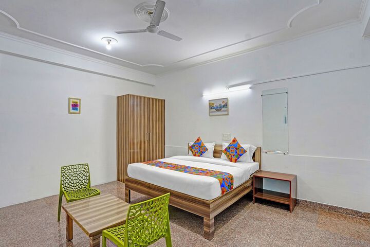 Room 12 of 26