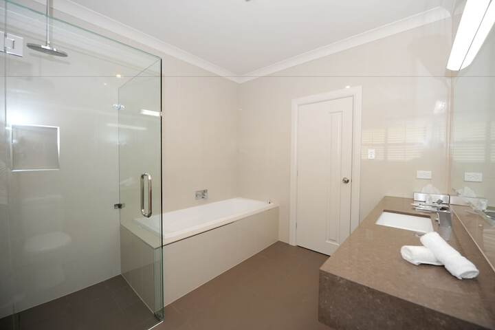 Room 7 of 60