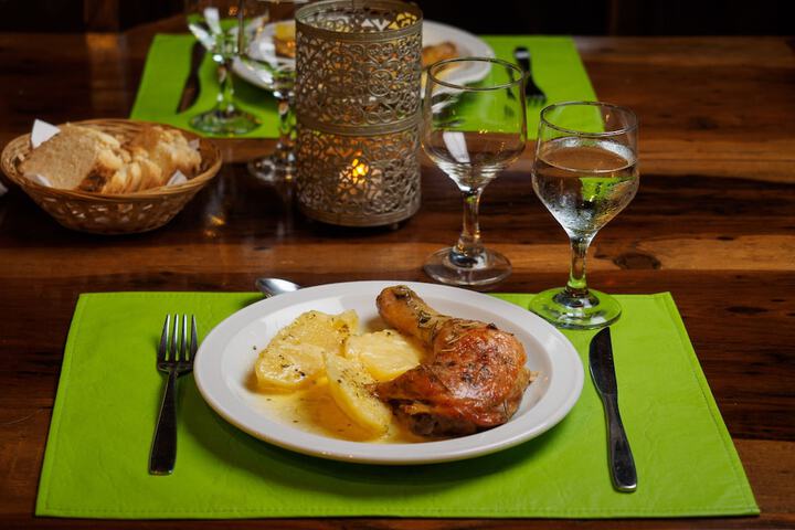 Dining 31 of 38