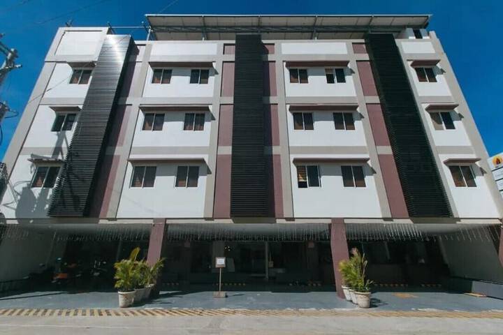 Leoncias Apartelle