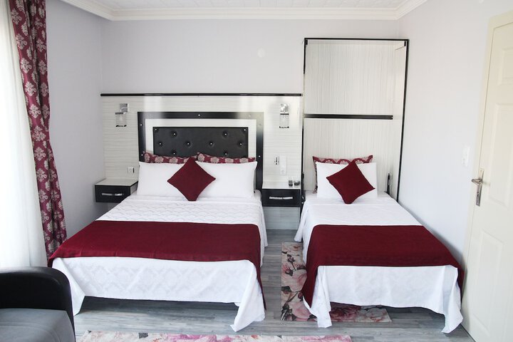 Room 7 of 27
