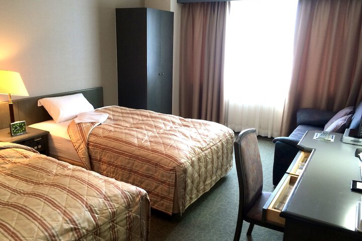 Room 9 of 31