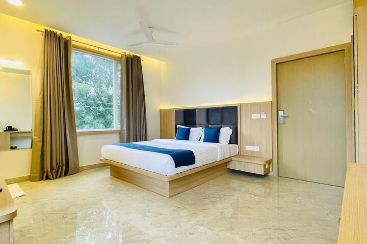 Room 15 of 16