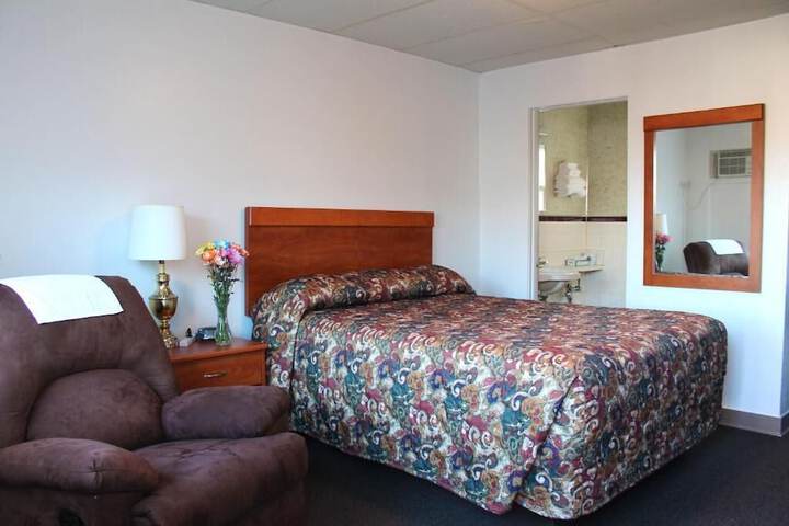 Room 13 of 32