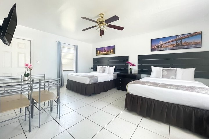 Room 10 of 25