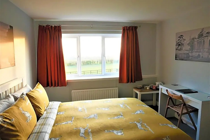 Room 3 of 12