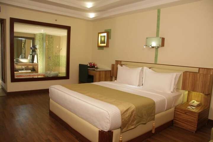 Room 5 of 17