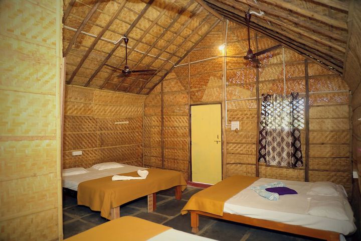 Room 8 of 16