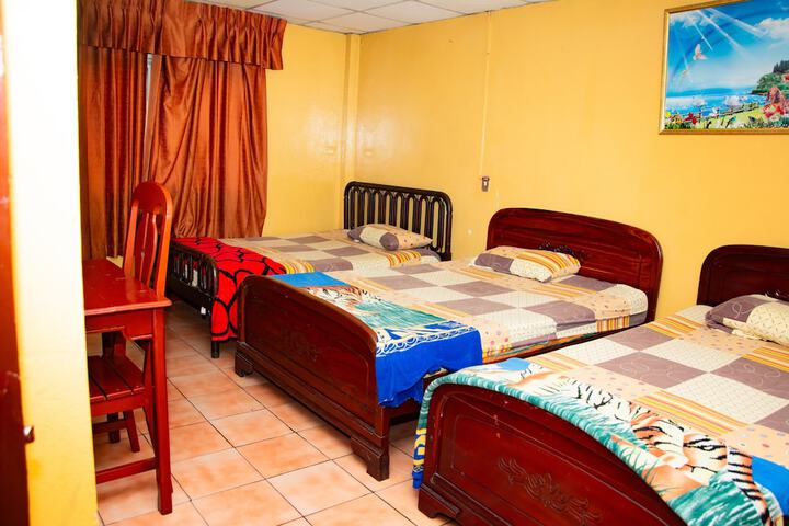 Room 6 of 12