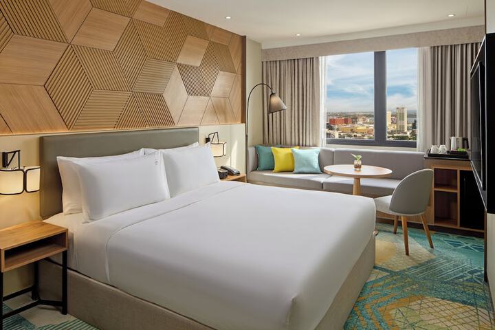 Room 27 of 100