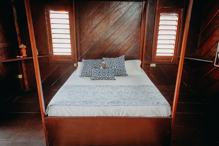 Room 15 of 66