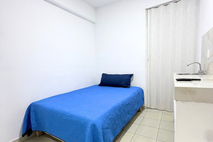 Room 7 of 32