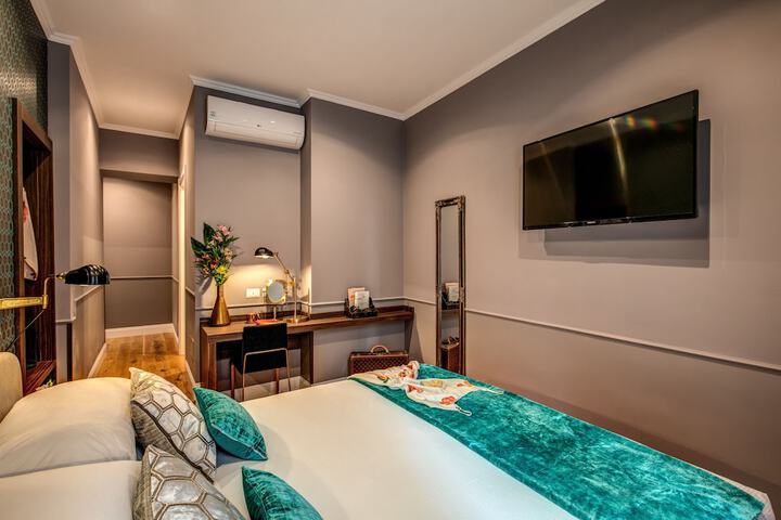 Room 15 of 115