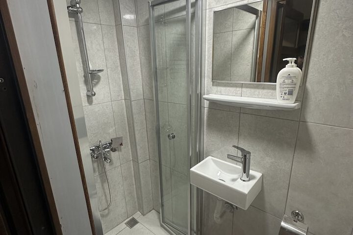 Room 14 of 35