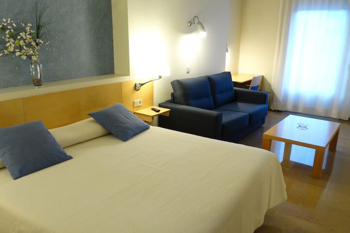 Room 13 of 37