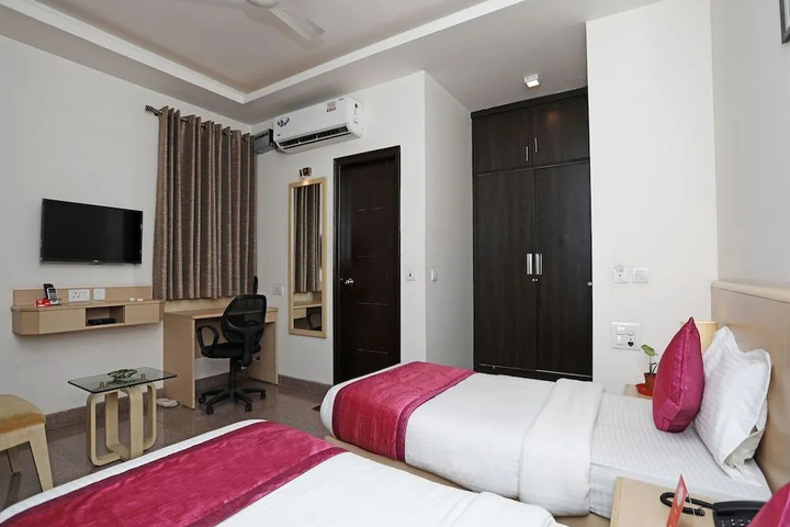Room 3 of 15