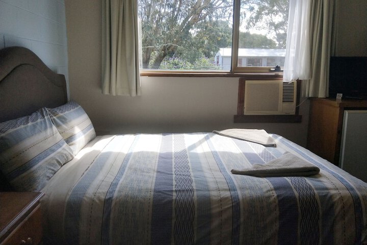 Room 2 of 62