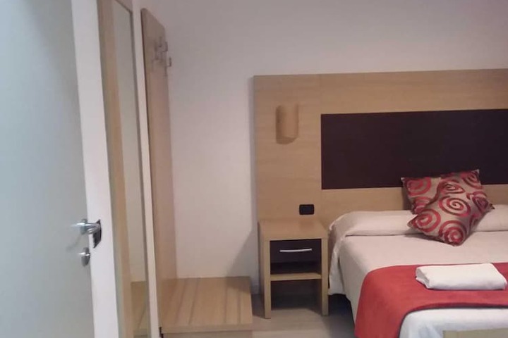 Room 34 of 96