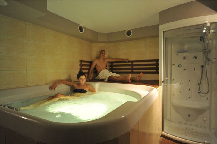 Spa 21 of 28