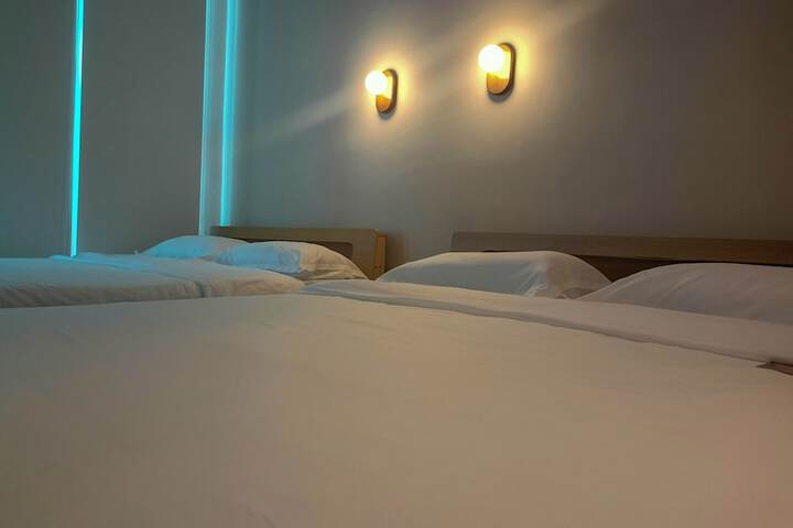 Room 37 of 45