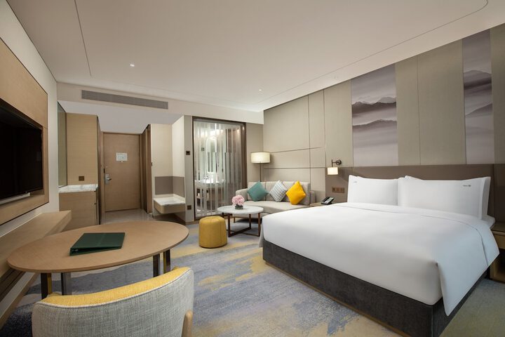 Room 15 of 118