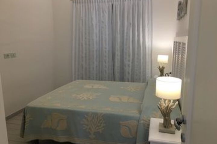 Room 32 of 64