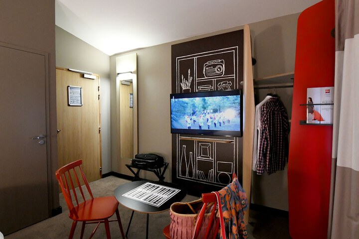 Room 18 of 83