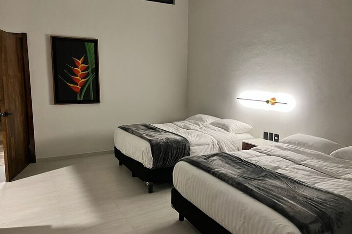 Room 3 of 32