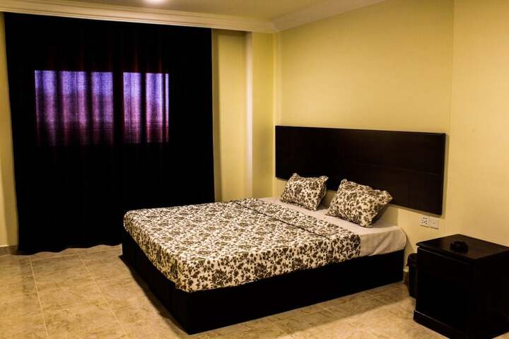 Room 15 of 30