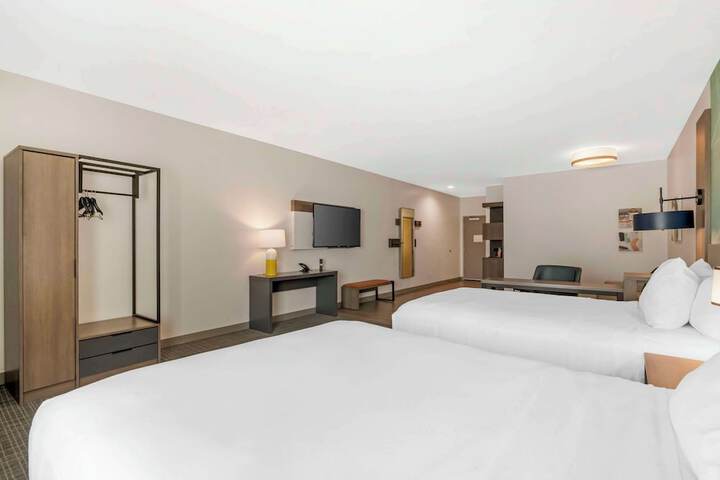 1 King Bed Suite (17 of 21)