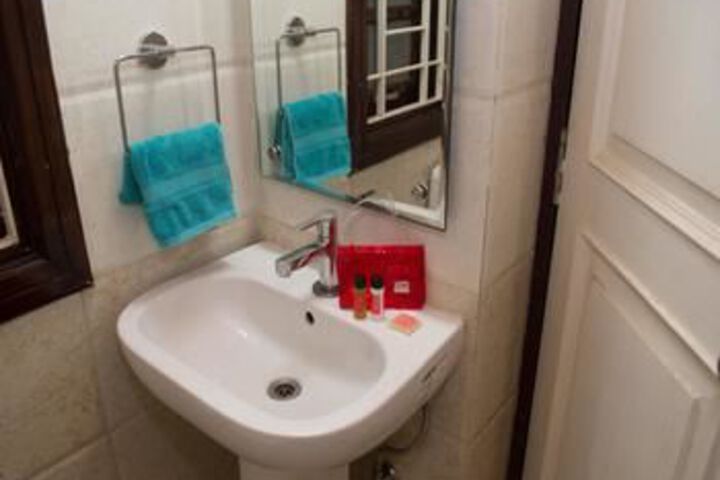 Room 2 of 22