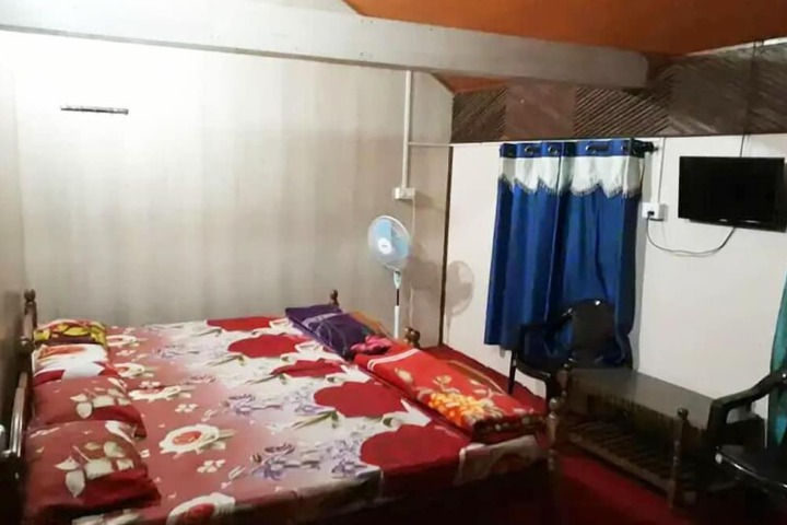 Room 9 of 11